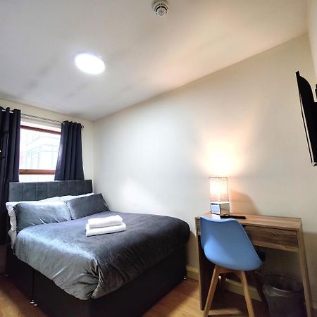 Liverpool City Centre Private Rooms Including Smart Tvs - With Shared Bathroom Exterior foto