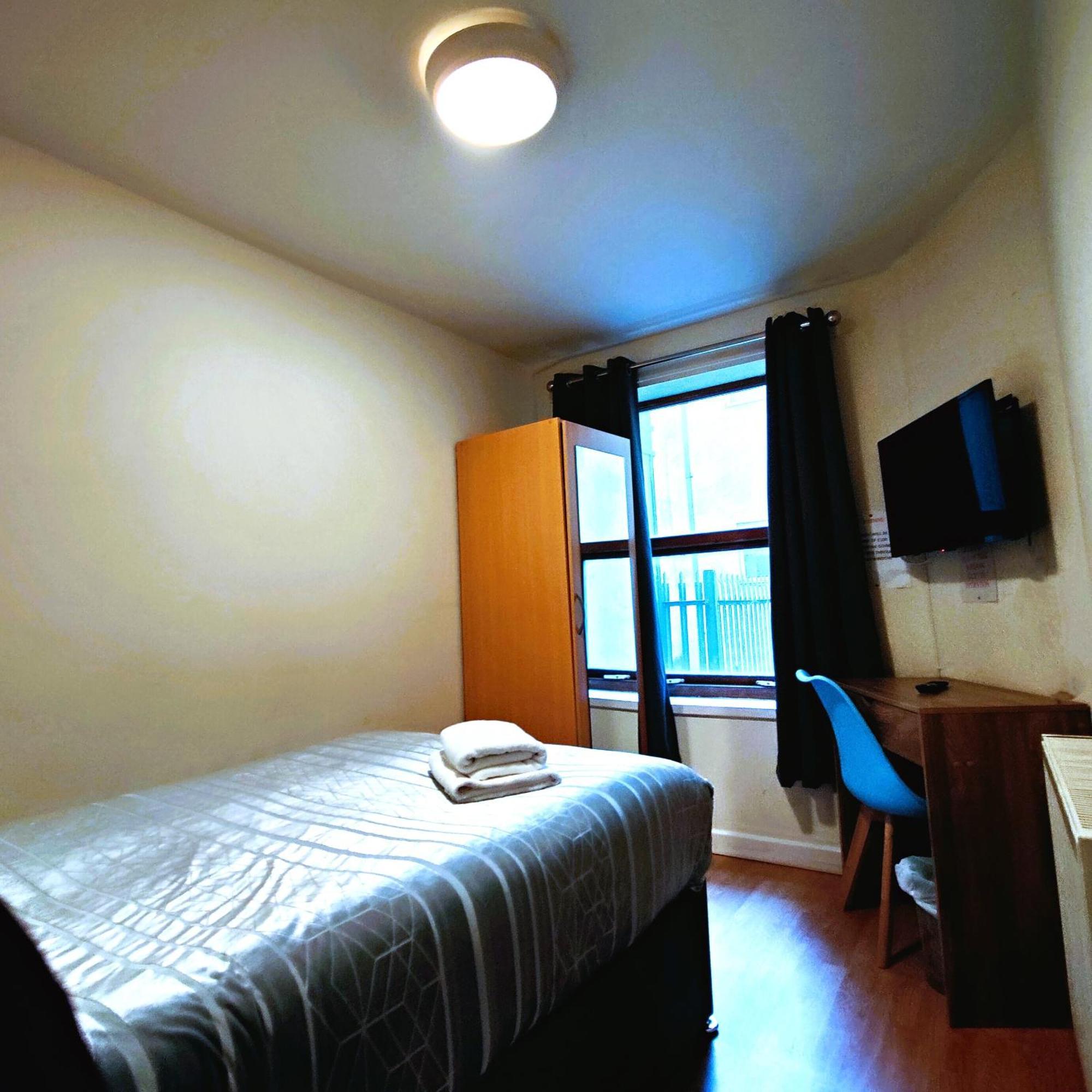 Liverpool City Centre Private Rooms Including Smart Tvs - With Shared Bathroom Exterior foto