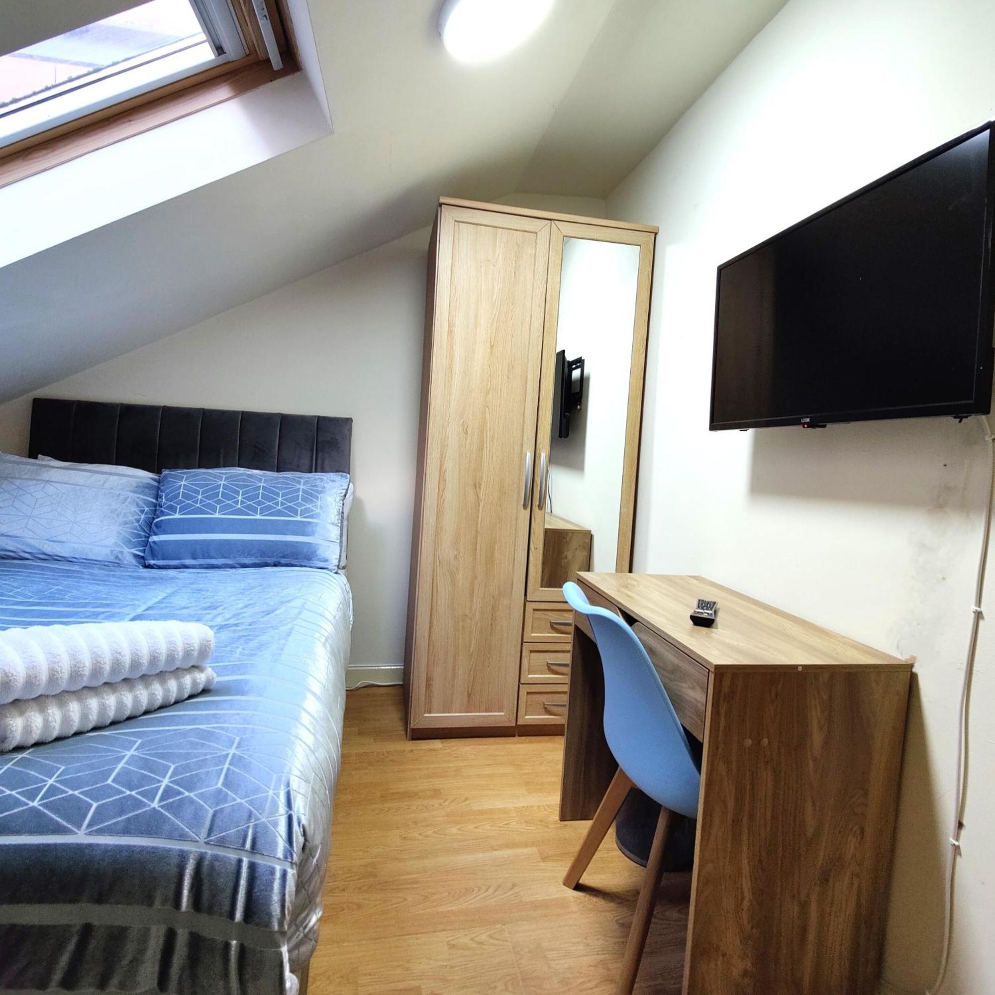 Liverpool City Centre Private Rooms Including Smart Tvs - With Shared Bathroom Exterior foto